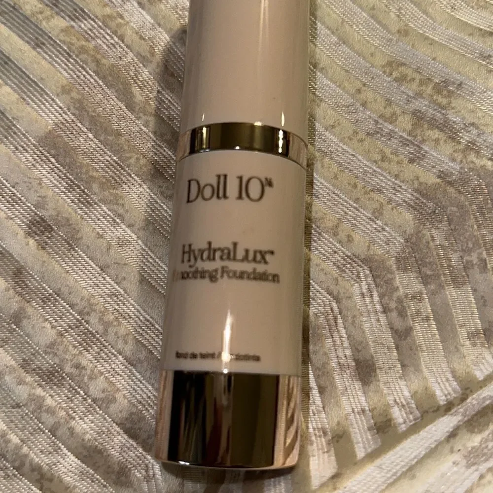 DOLL 10 HydraLux Smoothing Foundation - deep